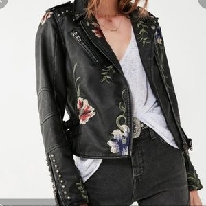 Embroidered leather jacket | perfect for fall!